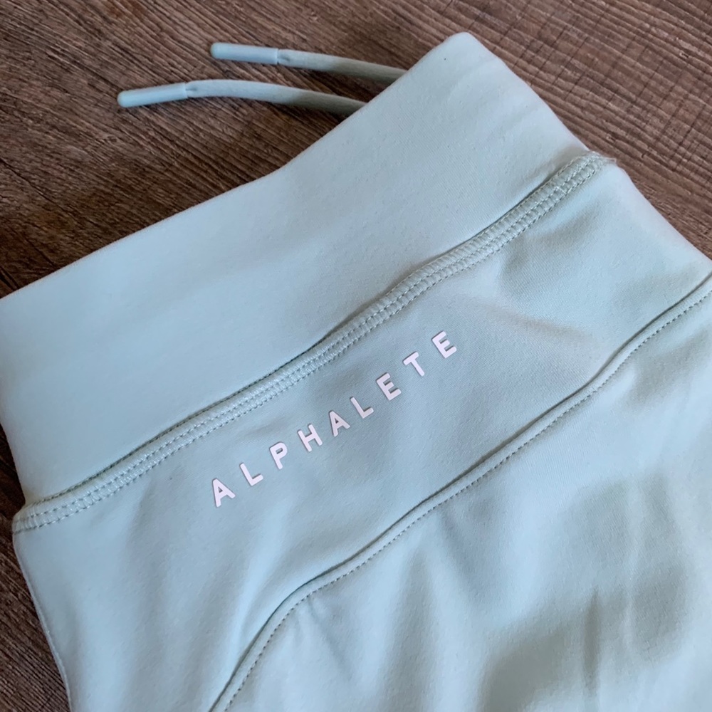 Alphalete women’s joggers